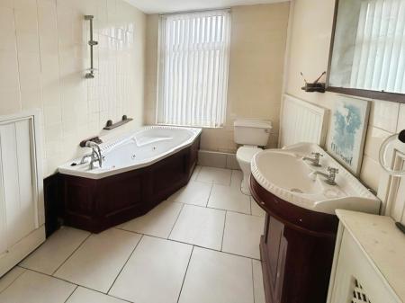 4 bedroom Terraced House for sale in Lenthall Street, Anfield, Liverpool, L4
