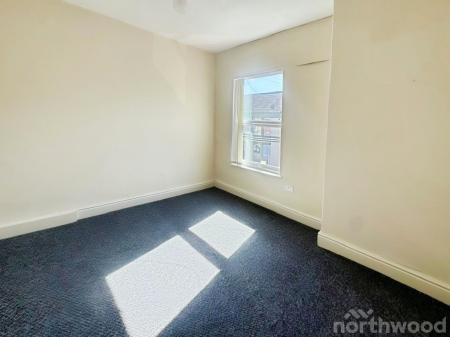 3 bedroom End of terrace house to let in Stalbridge Avenue, Mossley Hill, Liverpool, L18