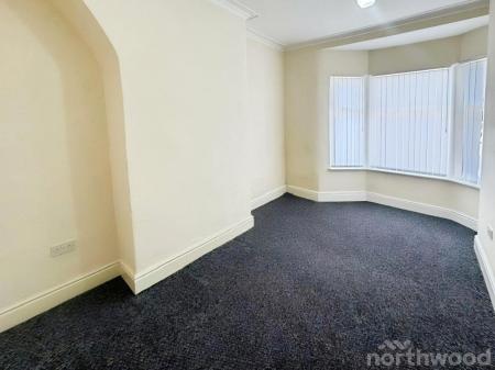 3 bedroom End of terrace house to let in Stalbridge Avenue, Mossley Hill, Liverpool, L18