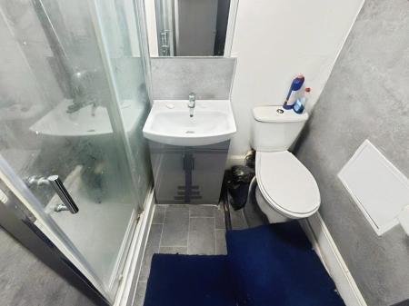 6 bedroom House share for sale in Church Road, Birkenhead, CH42