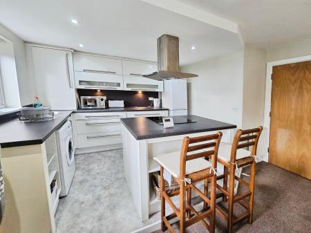 2 bedroom Flat to let in Ellerman Road, City Quay, Liverpool, L3