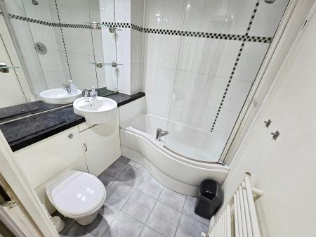 2 bedroom Flat to let in Ellerman Road, City Quay, Liverpool, L3