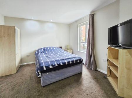 2 bedroom Flat to let in Ellerman Road, City Quay, Liverpool, L3