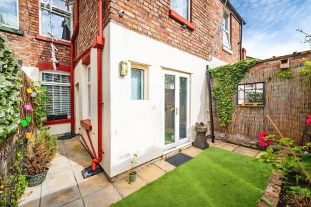 4 bedroom Terraced House to let in Stanley Park Avenue South, Walton, Liverpool, L4