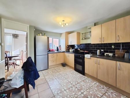3 bedroom End of terrace house to let in Stapleford Road, Childwall, Liverpool, L25