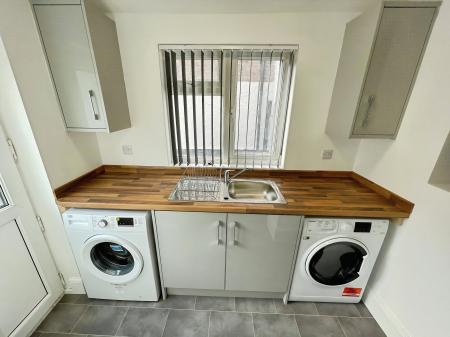 7 bedroom Semi-detached house for sale in Park Road East, Birkenhead, CH41