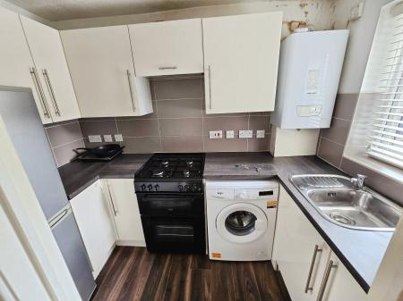 2 bedroom Flat to let in Rye Grove, West Derby, Liverpool, L12