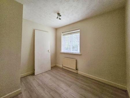 2 bedroom Flat to let in Rye Grove, West Derby, Liverpool, L12