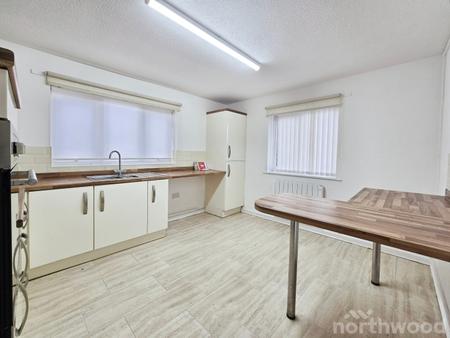 2 bedroom Flat to let in Darley Drive, West Derby, Liverpool, L12