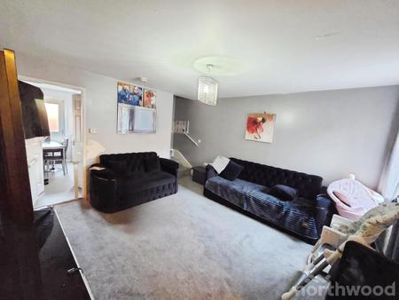 2 bedroom Semi-detached house to let in Hemans Street, Bootle, Liverpool, L20