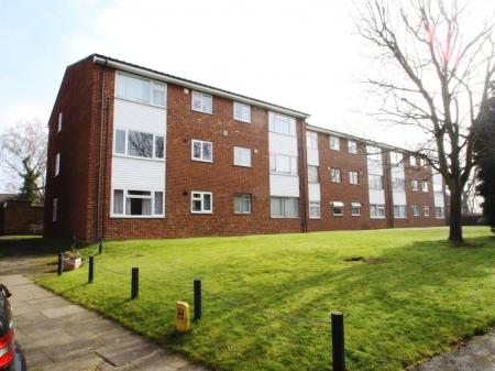 2 bedroom Flat for sale in The Shires, Off Old Bedford Rd, Luton, LU2