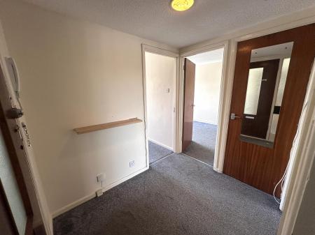 2 bedroom Flat for sale in The Shires, Off Old Bedford Rd, Luton, LU2