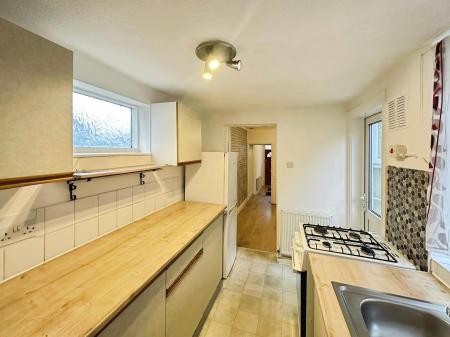 2 bedroom End of terrace house to let in Cowper Street, Town Centre, Luton, LU1