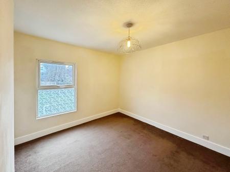 2 bedroom End of terrace house to let in Cowper Street, Town Centre, Luton, LU1