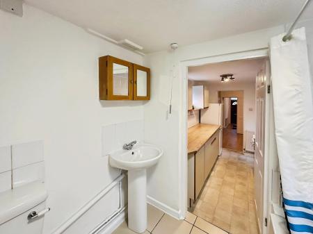 2 bedroom End of terrace house to let in Cowper Street, Town Centre, Luton, LU1