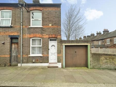 2 bedroom End of terrace house to let in Cowper Street, Town Centre, Luton, LU1
