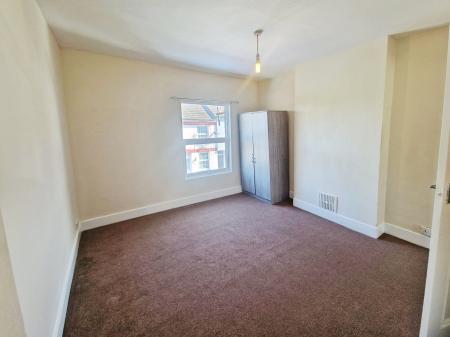 2 bedroom End of terrace house to let in Cowper Street, Town Centre, Luton, LU1