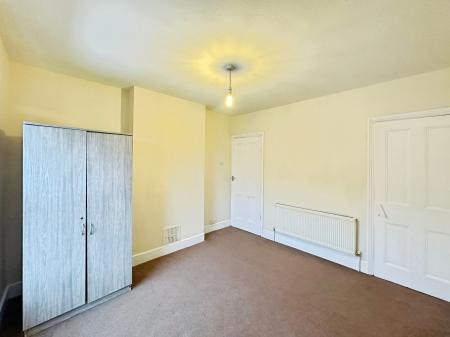 2 bedroom End of terrace house to let in Cowper Street, Town Centre, Luton, LU1