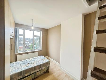 3 bedroom Terraced House to let in Chester Avenue, Luton, LU4