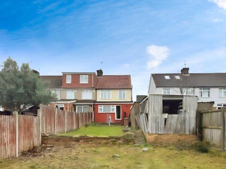 3 bedroom Terraced House to let in Chester Avenue, Luton, LU4