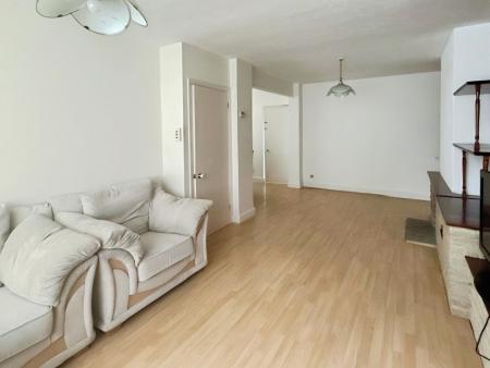 3 bedroom Terraced House to let in Chester Avenue, Luton, LU4