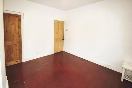 2 bedroom Terraced House for sale in Hartley Road, High Town, Luton, LU2