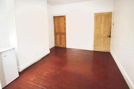 2 bedroom Terraced House for sale in Hartley Road, High Town, Luton, LU2