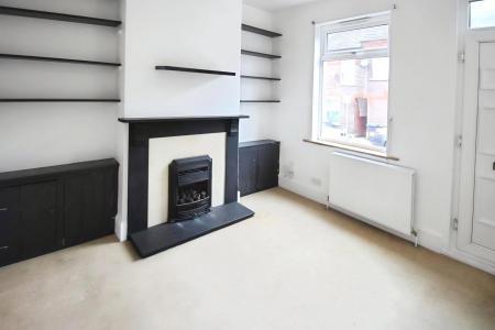 2 bedroom Terraced House for sale in Hartley Road, High Town, Luton, LU2
