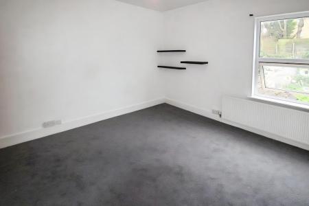 2 bedroom Terraced House for sale in Hartley Road, High Town, Luton, LU2