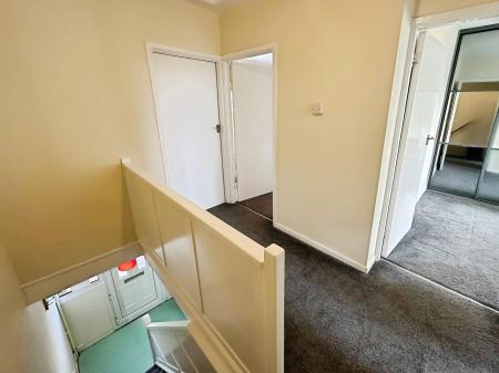 3 bedroom Terraced House to let in Crawley Green Road, Crawley Green, Luton, LU2