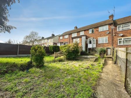 3 bedroom Terraced House to let in Crawley Green Road, Crawley Green, Luton, LU2