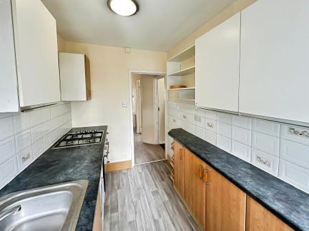 3 bedroom Terraced House to let in Crawley Green Road, Crawley Green, Luton, LU2