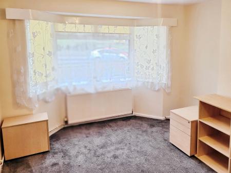 3 bedroom Terraced House to let in Crawley Green Road, Crawley Green, Luton, LU2
