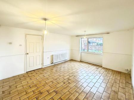 3 bedroom End of terrace house for sale in Peregrine Road, Lewsey Farm, Luton, LU4