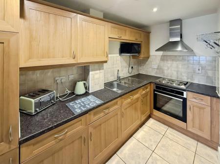 2 bedroom Flat to let in 118 Midland Road, Town Centre, Luton, LU2