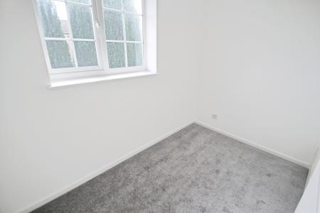 2 bedroom Cluster house to let in Rochford Drive, Wigmore, Luton, LU2