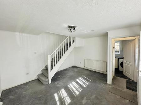 2 bedroom Cluster house to let in Rochford Drive, Wigmore, Luton, LU2