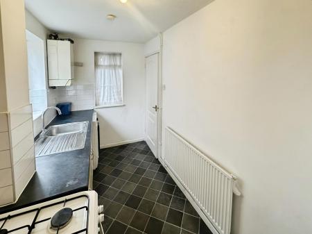 2 bedroom Cluster house to let in Rochford Drive, Wigmore, Luton, LU2