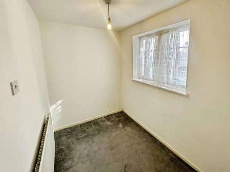 2 bedroom Cluster house to let in Rochford Drive, Wigmore, Luton, LU2