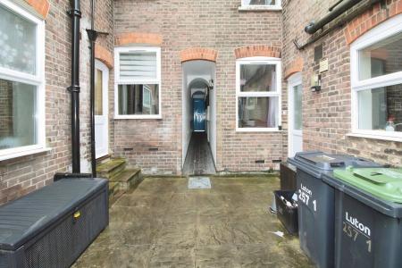 9 bedroom Flat for sale in High Town Road, High Town, Luton, LU2