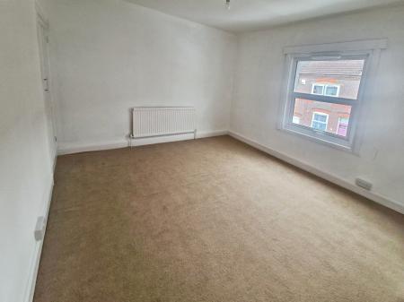 2 bedroom Terraced House to let in Cambridge Street, New Town, Luton, LU1
