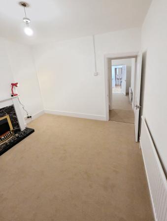 2 bedroom Terraced House to let in Cambridge Street, New Town, Luton, LU1