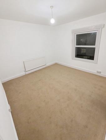2 bedroom Terraced House to let in Cambridge Street, New Town, Luton, LU1