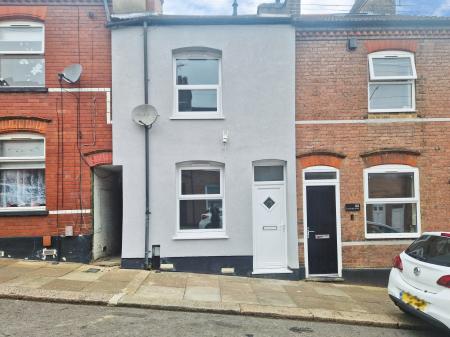 2 bedroom Terraced House to let in Cambridge Street, New Town, Luton, LU1