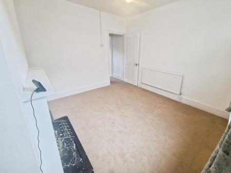 2 bedroom Terraced House to let in Cambridge Street, New Town, Luton, LU1