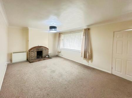 1 bedroom Flat to let in Birchen Grove, Round Green, Luton, LU2