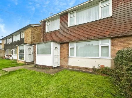 1 bedroom Flat to let in Birchen Grove, Round Green, Luton, LU2