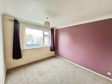 1 bedroom Flat to let in Birchen Grove, Round Green, Luton, LU2