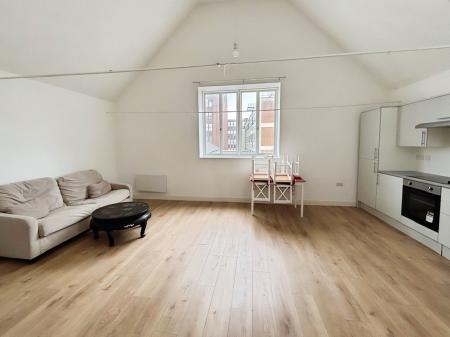 1 bedroom Flat to let in Wellington Street, Town Centre, Luton, LU1