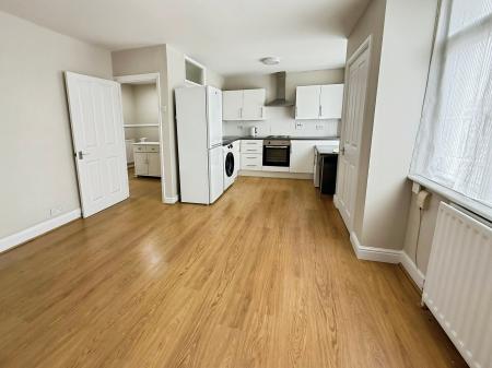 1 bedroom Flat to let in Hart Lane, Hart Hill, Luton, LU2